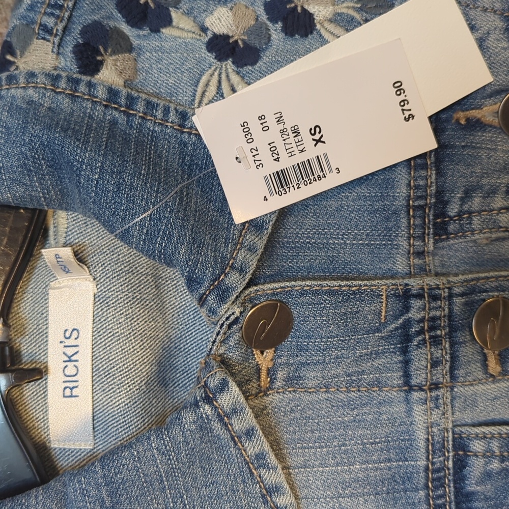 Jean Jacket - Picture 2 of 7